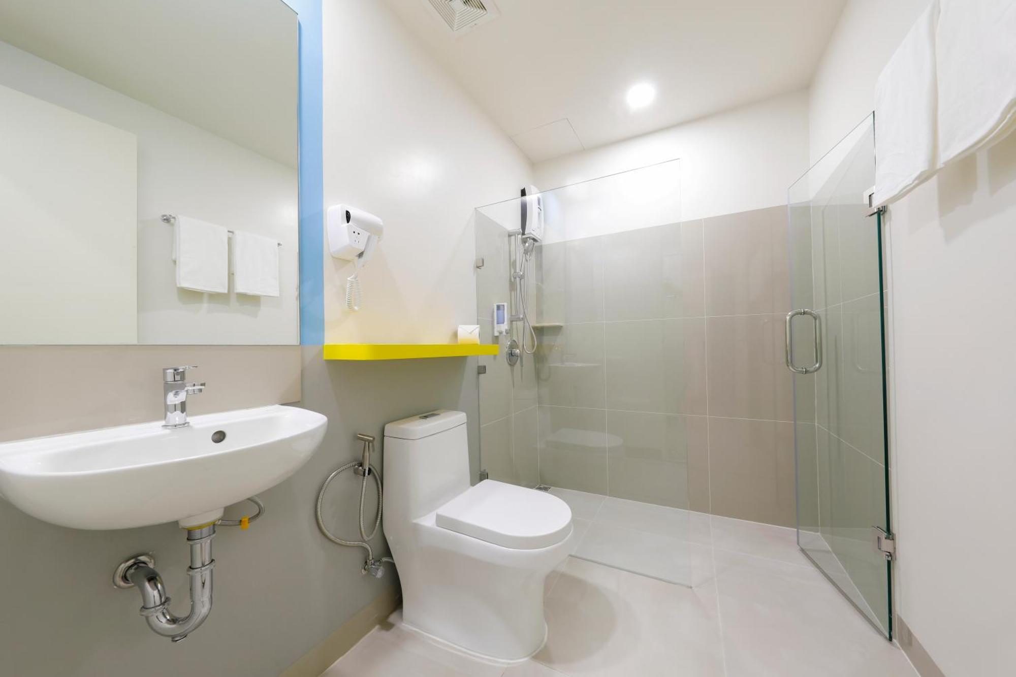 Hop Inn Hotel Davao Экстерьер фото